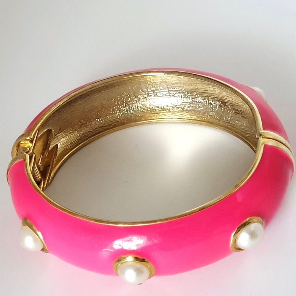 Pink Enamel Faux Pearl Gold Tone Bangle Clamp Bracelet 7" - Picture 4 of 6